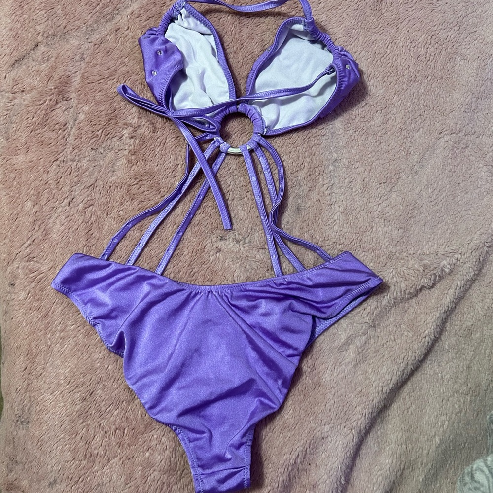 Fits small-medium - Picture 2 of 2
